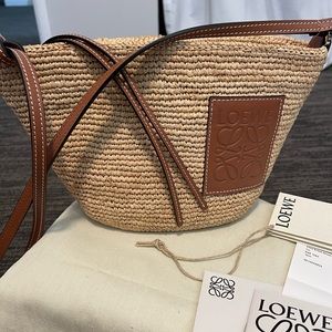 Loewe Paula’s Ibiza Pochette Leather-Trimmer Woven Raffia bag